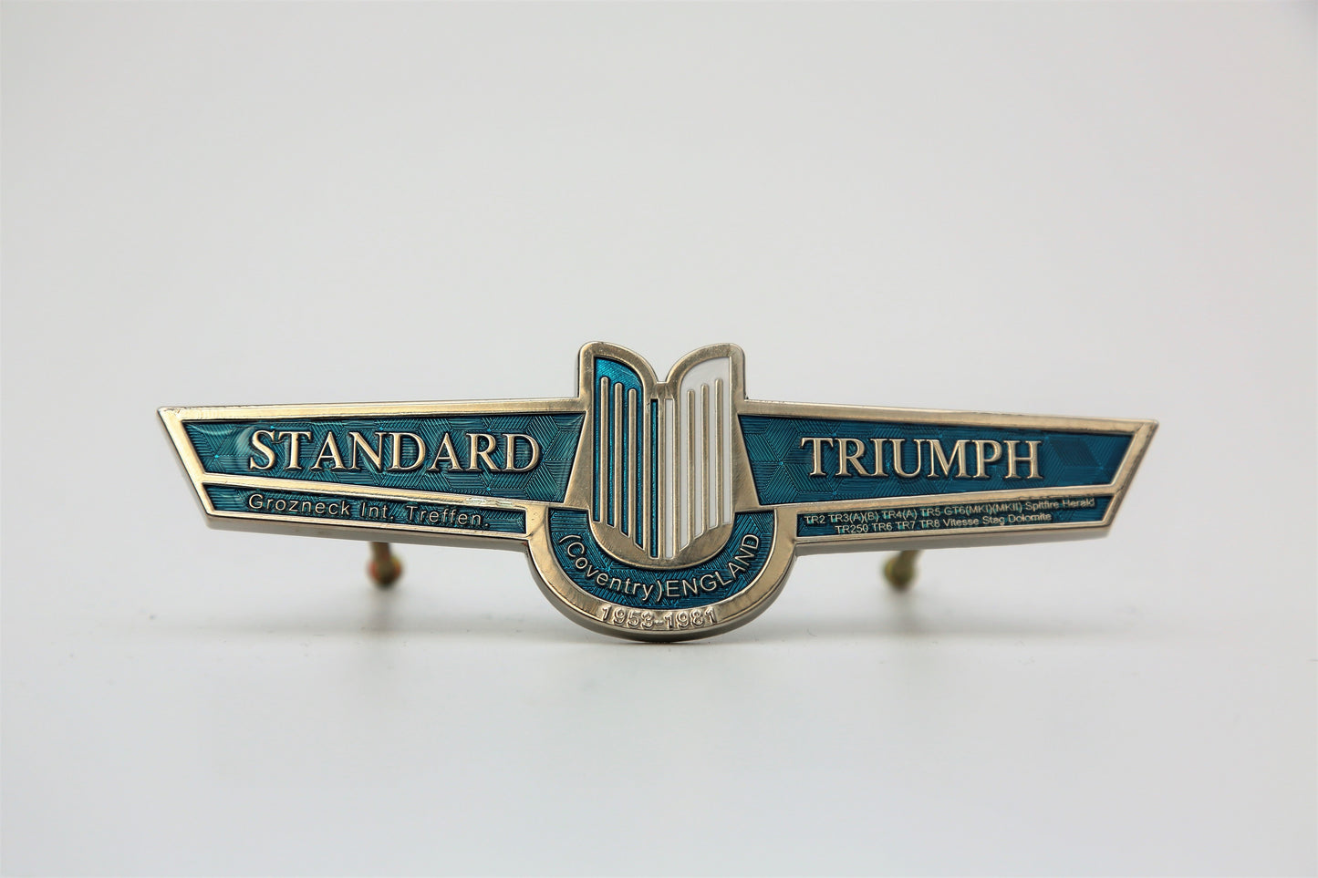 Standard Triumph Club - Grille BadgeVintage Badges