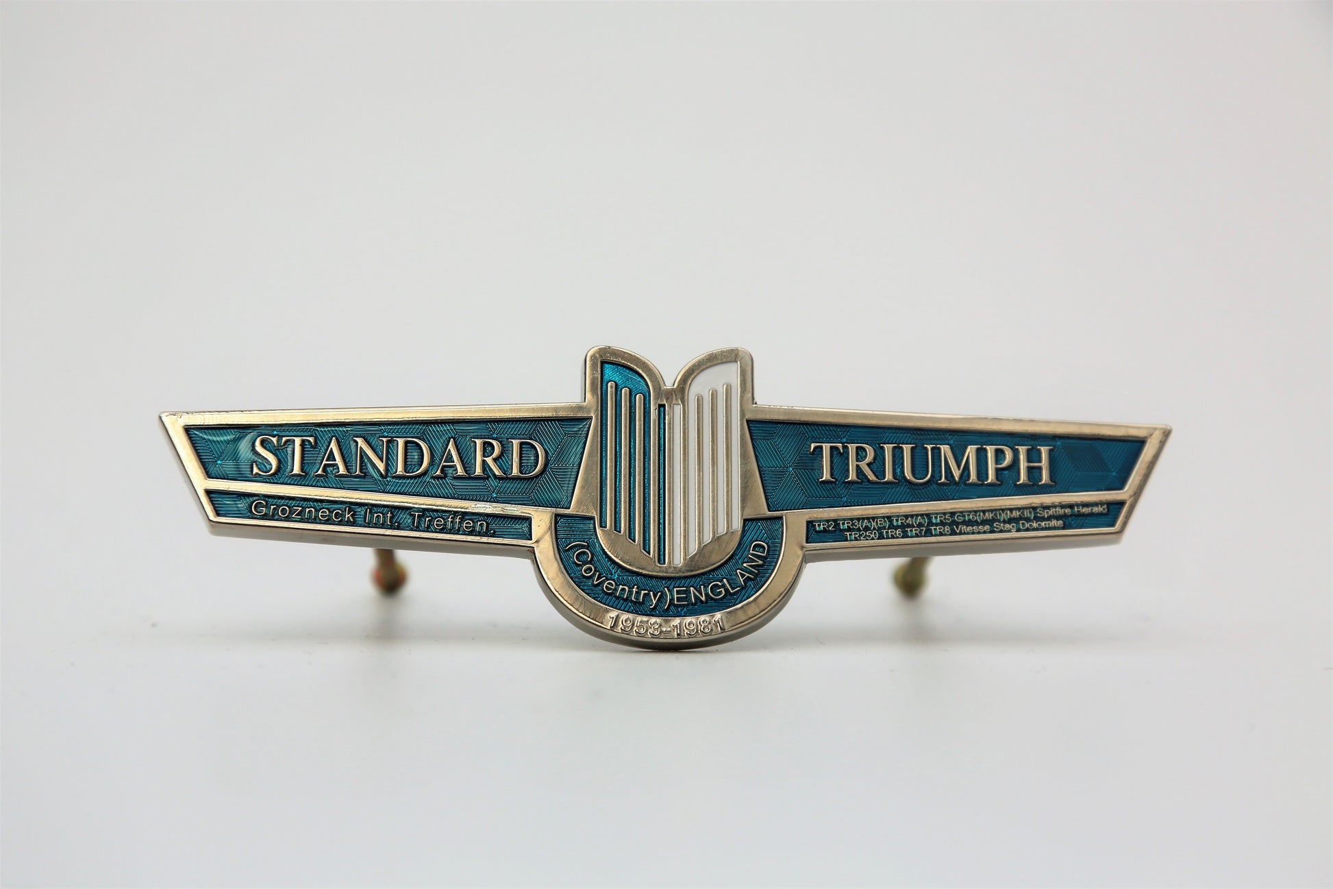 Standard Triumph Club - Grille BadgeVintage Badges