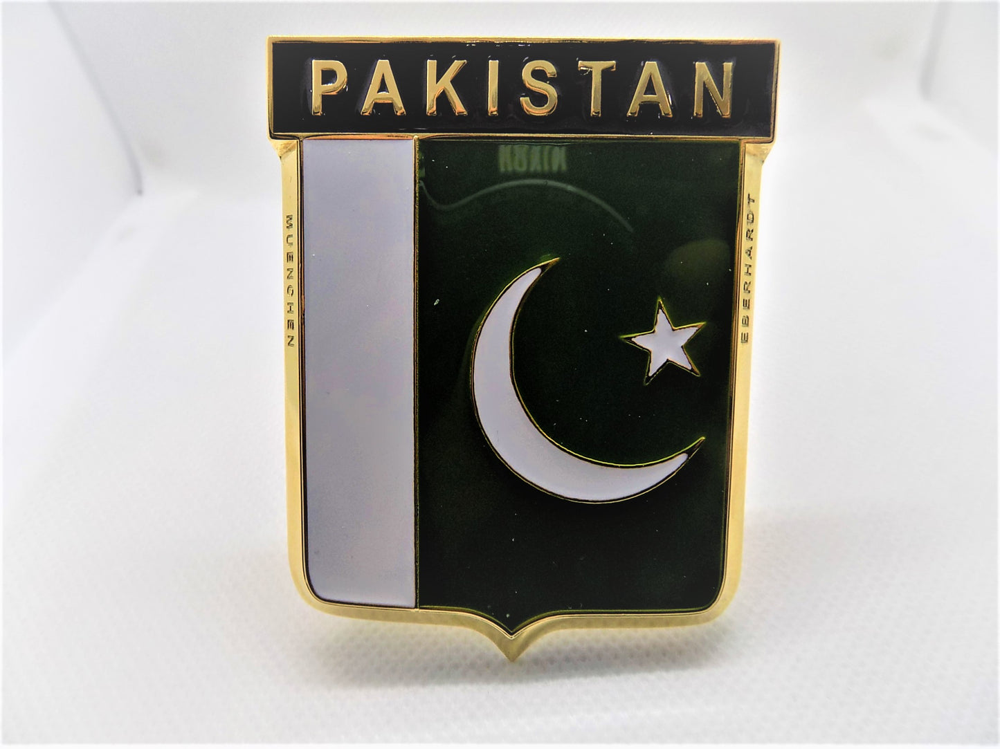 Pakistan - Grille BadgeVintage Badges